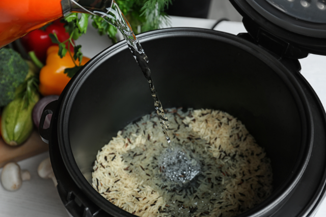 Overfilling pressure cooker